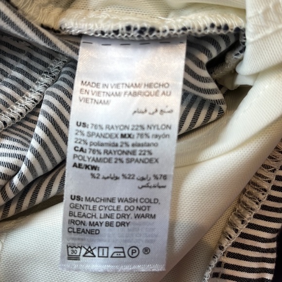 Chico women’s ankle pants, black and white pinstripe size 1R​​​ - Picture 5 of 6